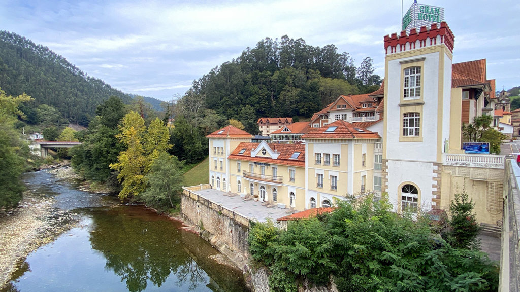 Antiguo balneario de Puente Viesgo