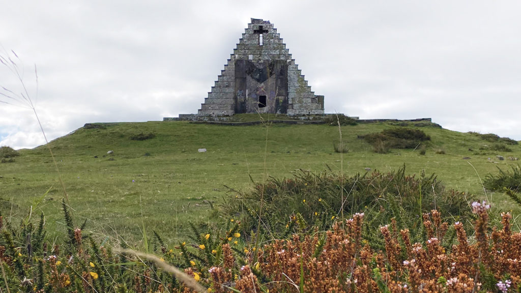 Cementerio Pirámide de los Italianos