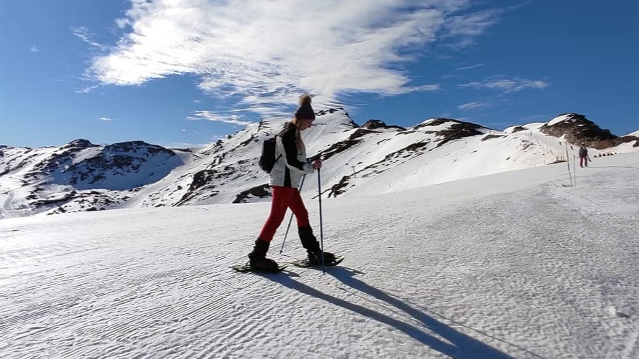 Paseo en raquetas de nieve en Lunada